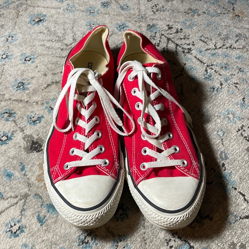 Converse low top men size 12 good condition